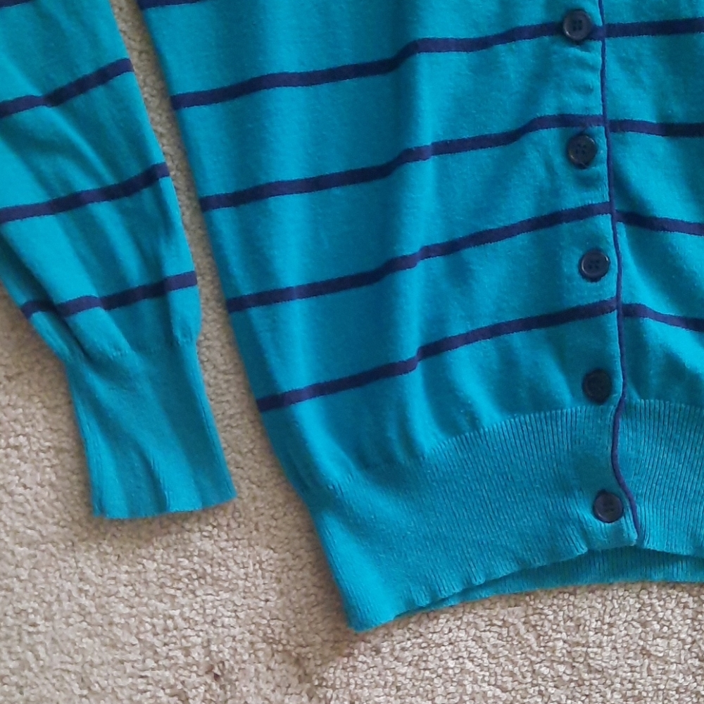Cardigan‎ - Picture 4 of 6